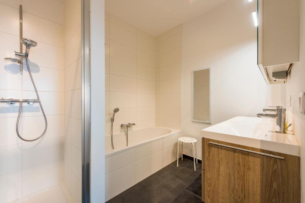 Modern Apartment With Terrace Near The Beach Oostende Bagian luar foto
