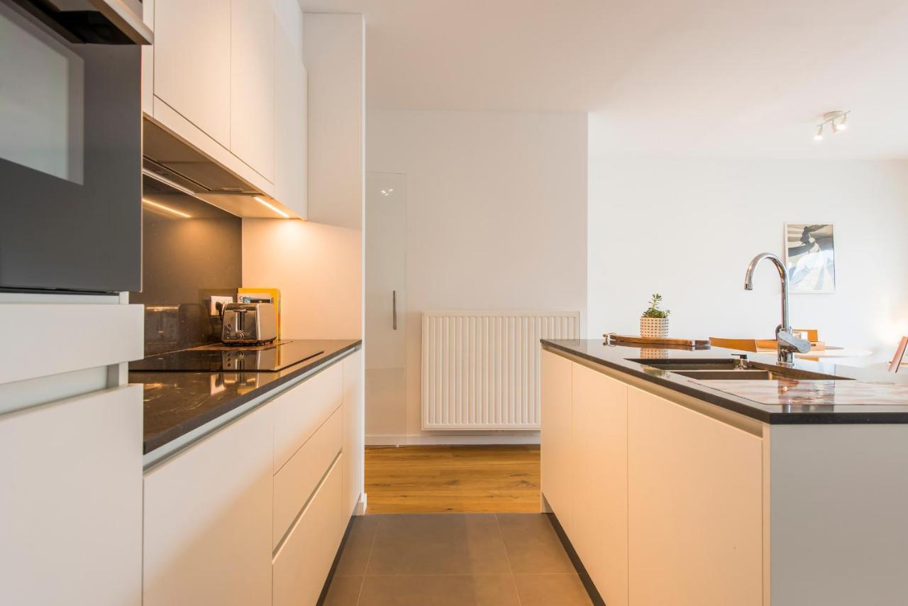 Modern Apartment With Terrace Near The Beach Oostende Bagian luar foto