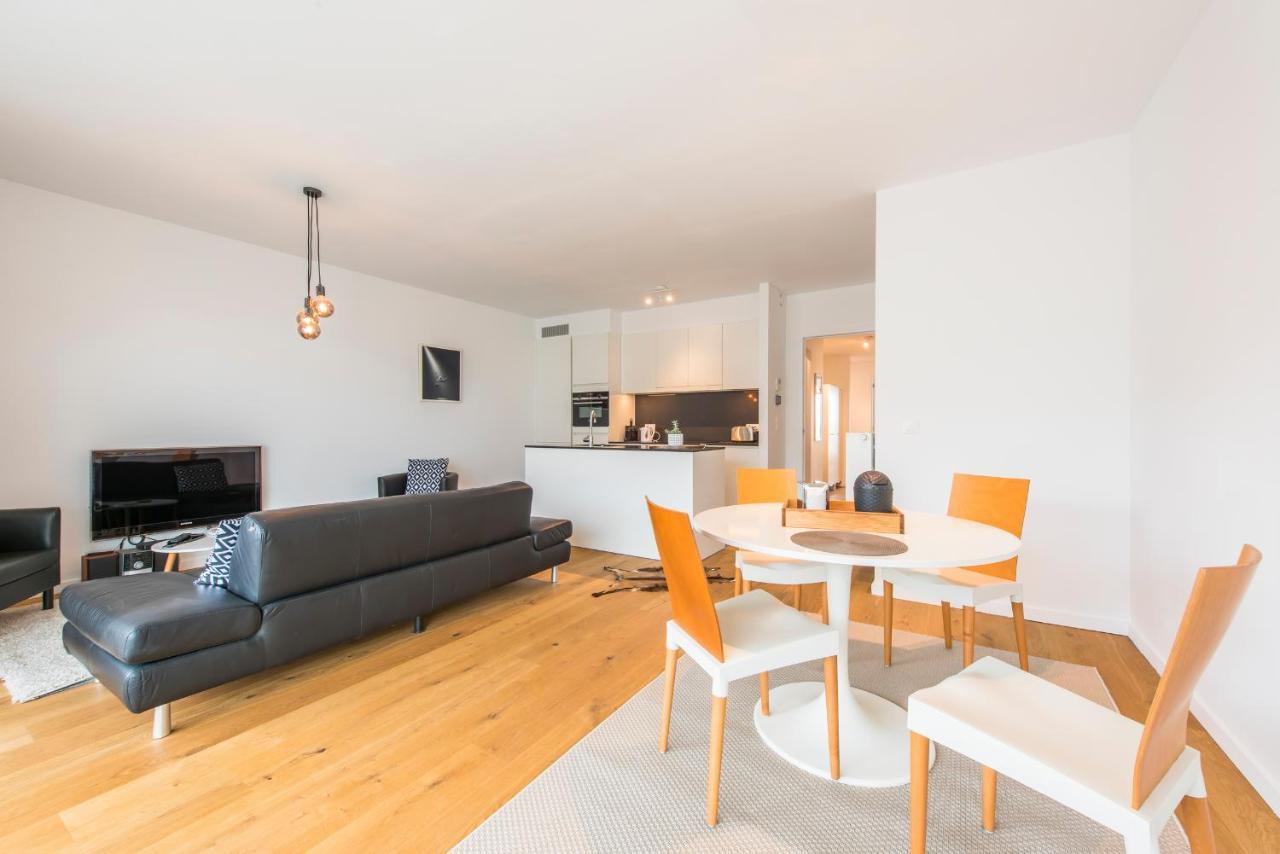 Modern Apartment With Terrace Near The Beach Oostende Bagian luar foto