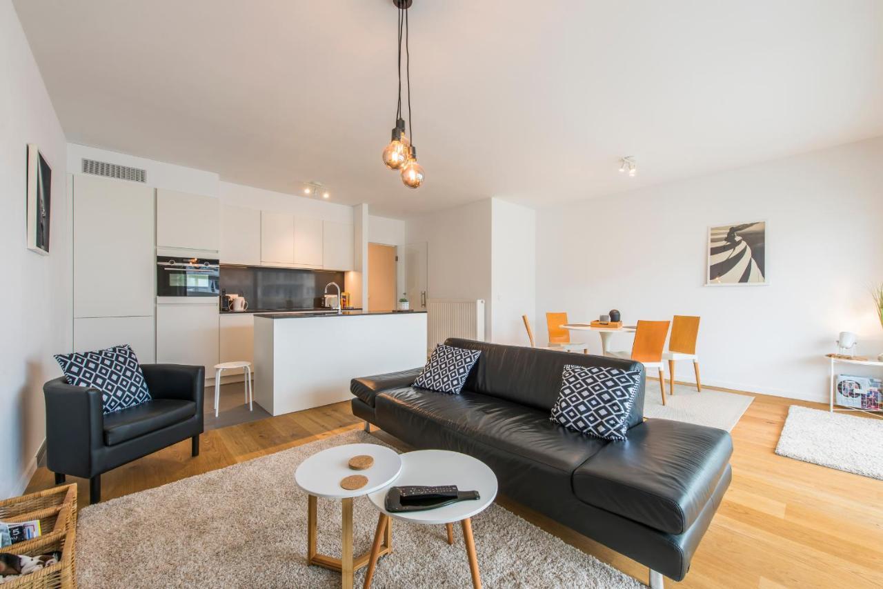 Modern Apartment With Terrace Near The Beach Oostende Bagian luar foto