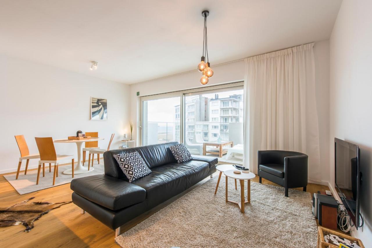 Modern Apartment With Terrace Near The Beach Oostende Bagian luar foto